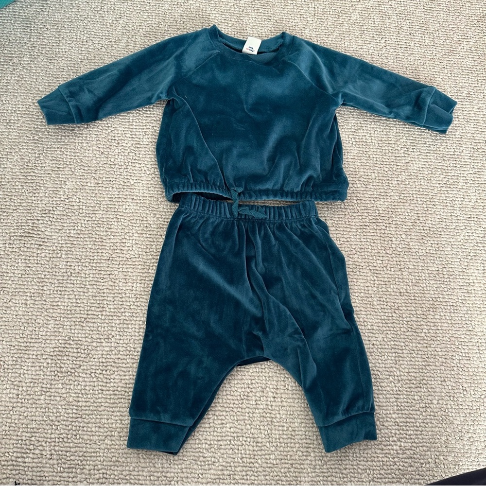 Cozy Velour Sweatshirt & Sweatpants Set for Baby